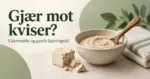 En skål med gjærmaske og en treskje står ved siden av fersk gjær og en klut, med teksten «Gjær mot kviser?» og «Gjærmaske og gamle kjerringråd».